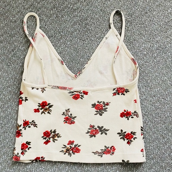 Brandy Melville Cropped Top - Picture 3 of 3